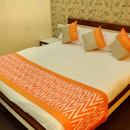 Oyo 742 Hotel Kings Park Indore Zewnętrze zdjęcie